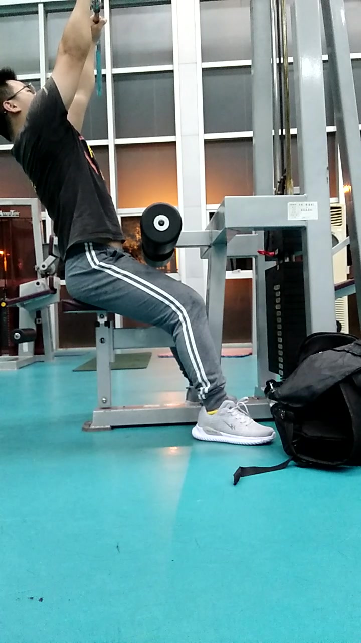 健身房vlog7-背部下拉