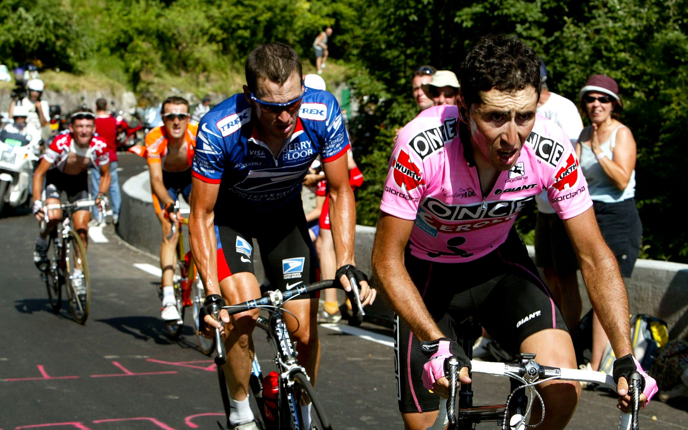 公路车环法摇车爬坡2003环法第8赛段追击战阿姆斯特朗贝洛基巴索