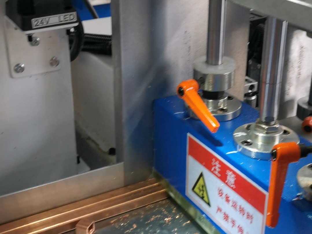 飞研数控铝合金锯床 锯铝机厂家 台式铝材切割机