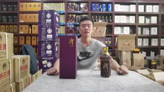 Video herunterladen: 潭酒红得发紫作为四川酱酒感觉偏像茅系风格，新时代酱香黑马！