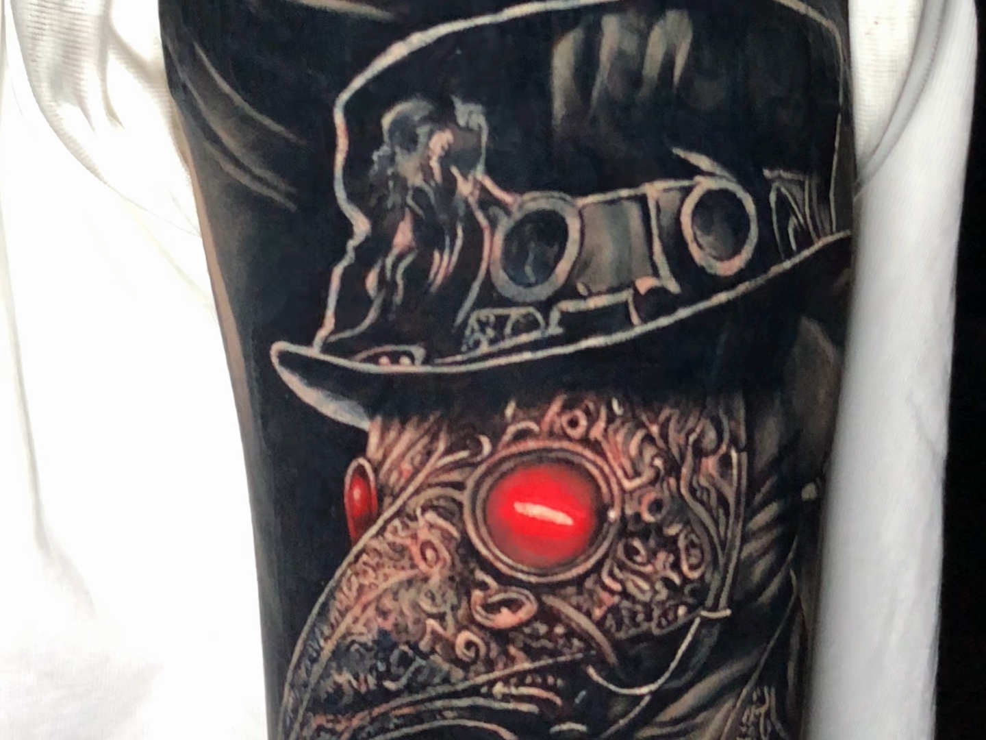 鸟嘴医生暴力遮盖旧纹身