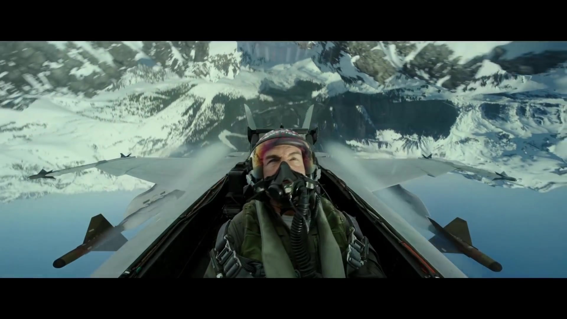 《壮志凌云2》发首款预告,阿汤哥33年后再现经典造型