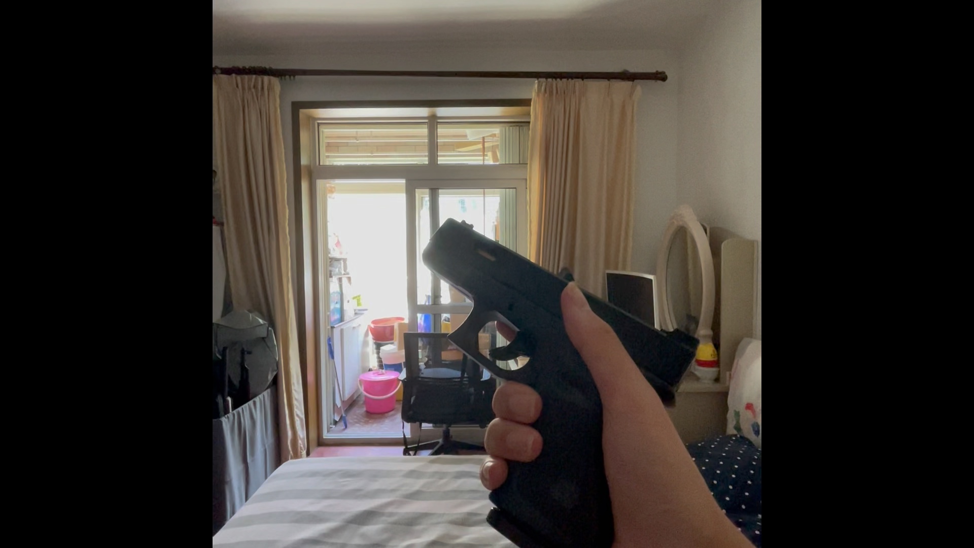 美国德州红脖子的武器库