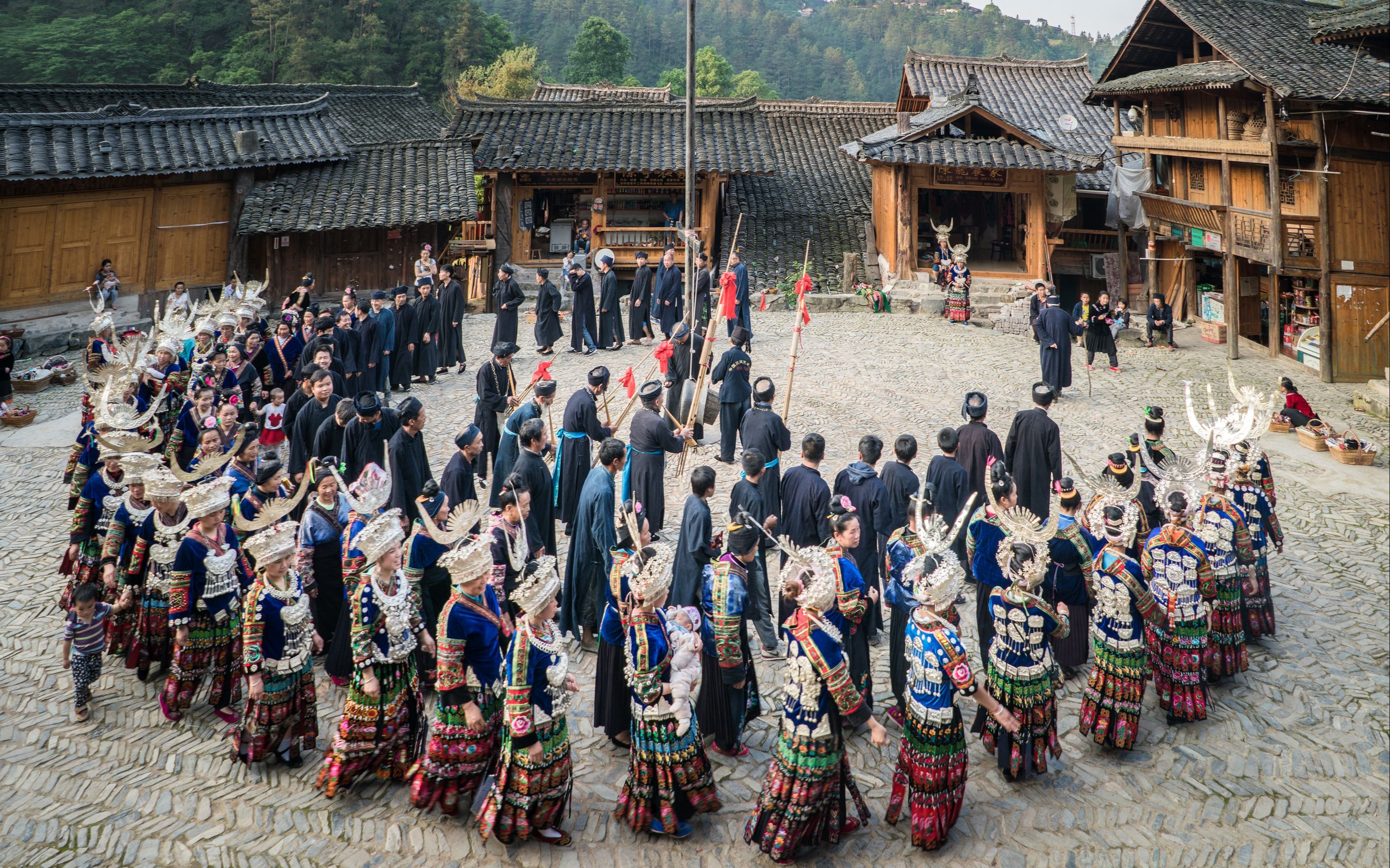 [图]好听民歌 苗族祈愿舞、铜鼓舞