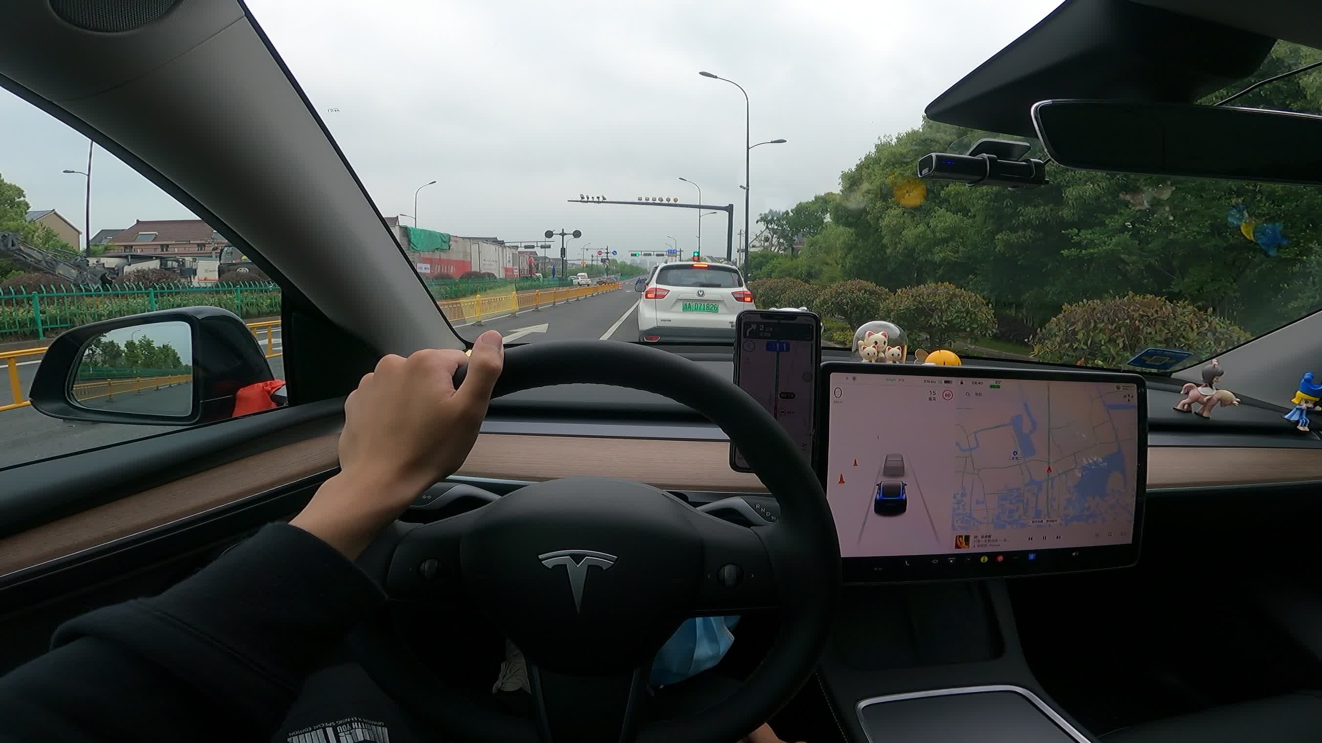 27 (怀旧华语)特斯拉model y 真·第一视角带你浏览疫情下的杭州路况