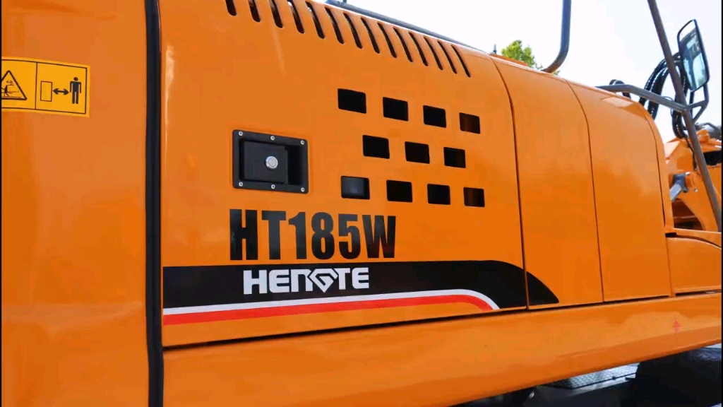 恒特ht185w三节臂轮式挖掘机,挖的更深,举得更高,搭载康明斯发动机