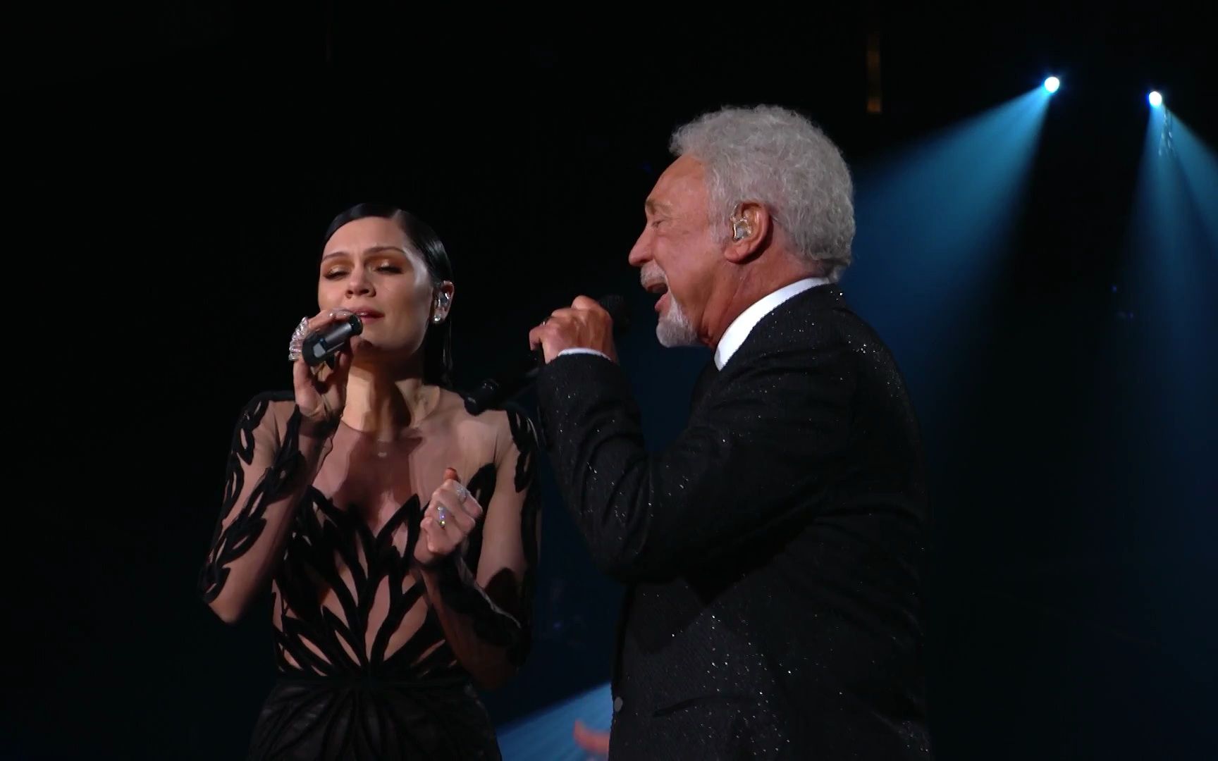 [图]Tom Jones & Jessie J - You've Lost That Lovin' Feelin' Live Grammy Awards 2015