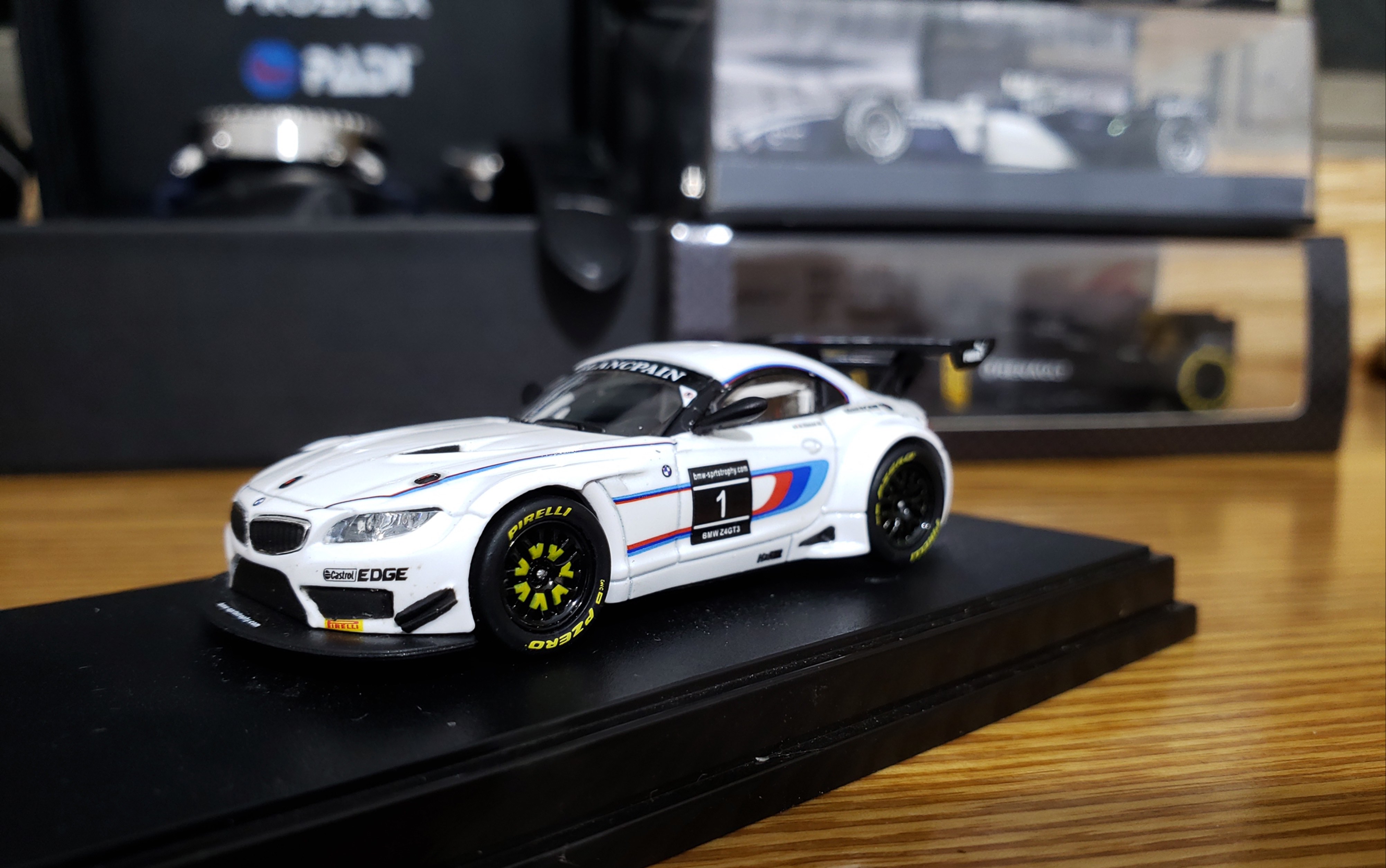 speedgt 1/64 宝马z4gt3 (有够糙的)_哔哩哔哩_bilibili