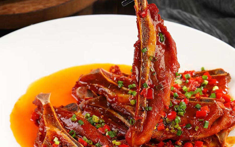 特色湘菜食材不少秤的扇子骨