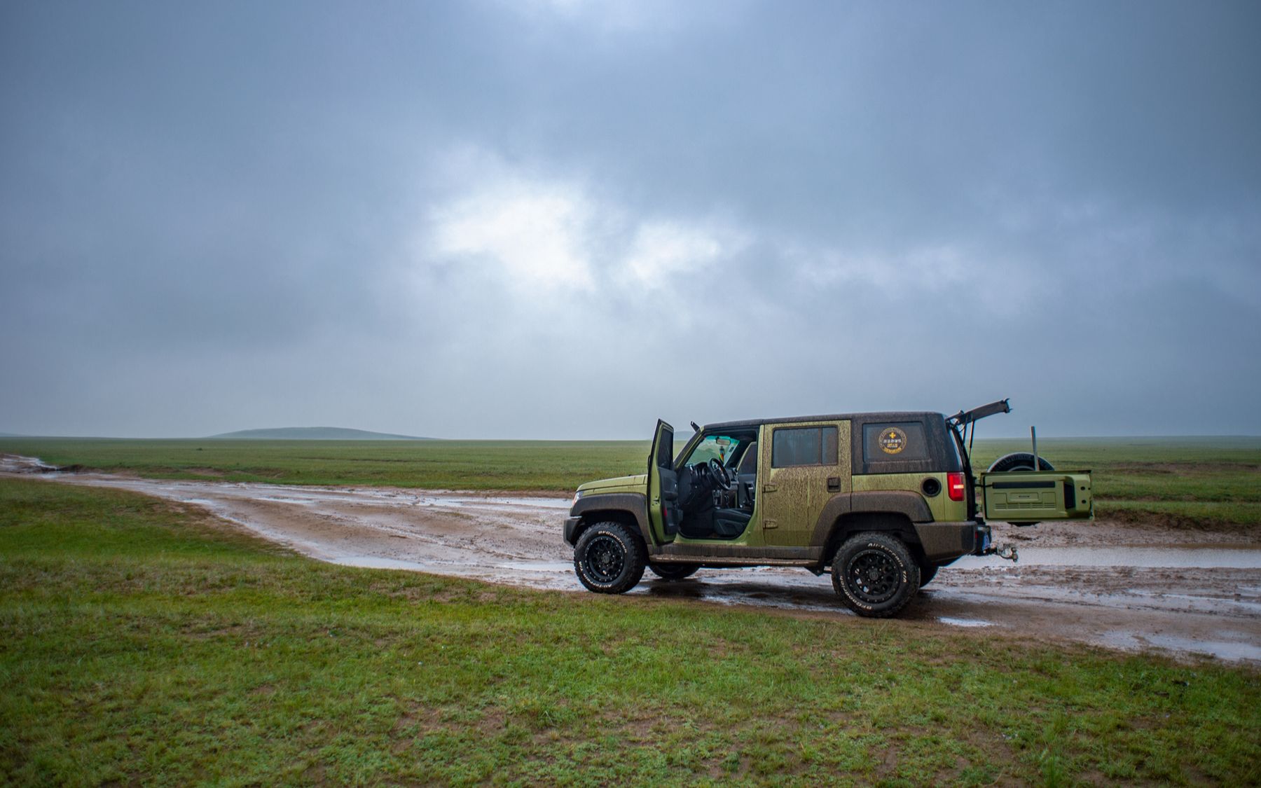 绿色环保越野,感受一下多伦草原越野车之旅