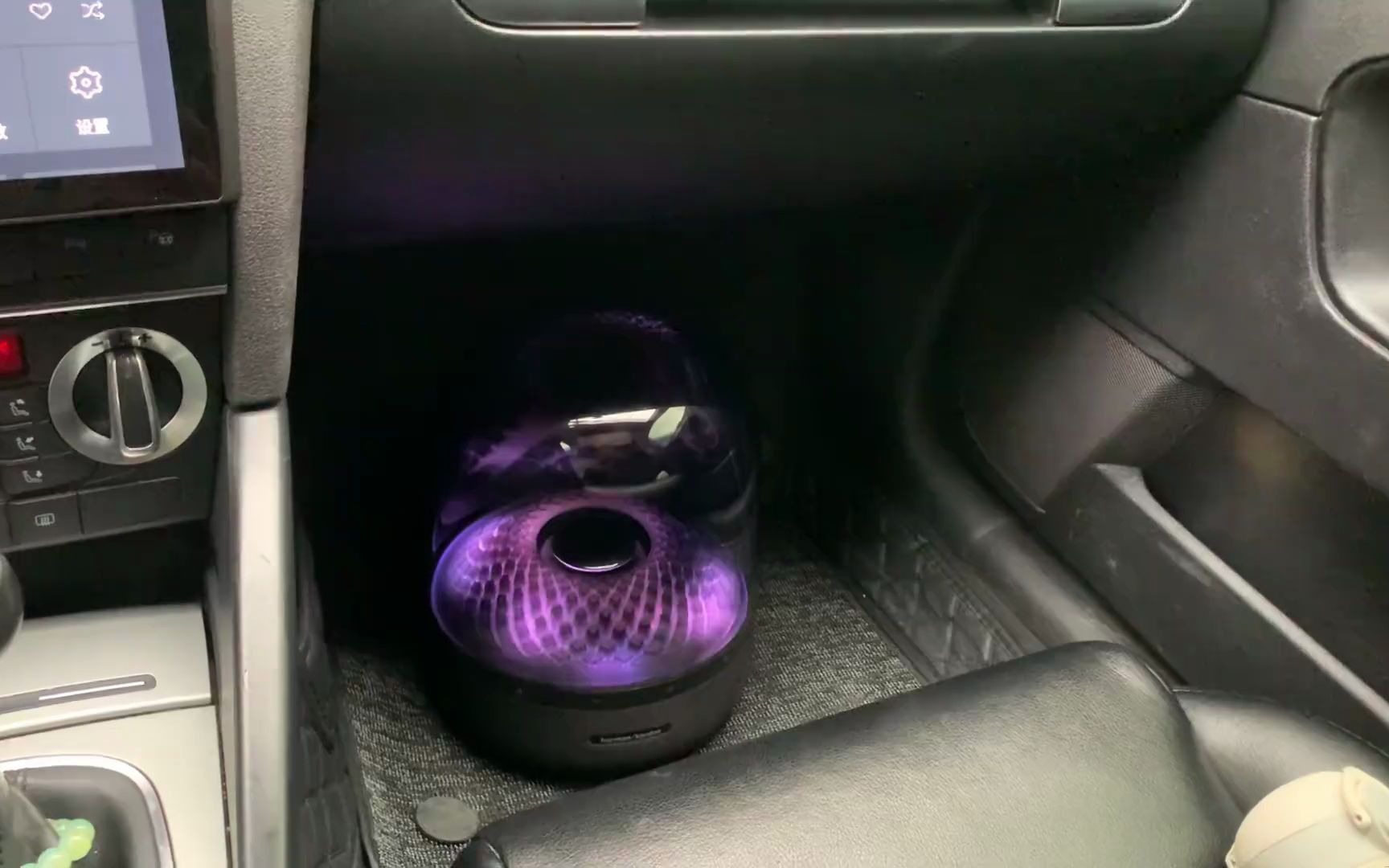 建议带上耳机感受低音的澎湃哈曼卡顿琉璃4 连氏音响 哈曼卡顿琉璃4装