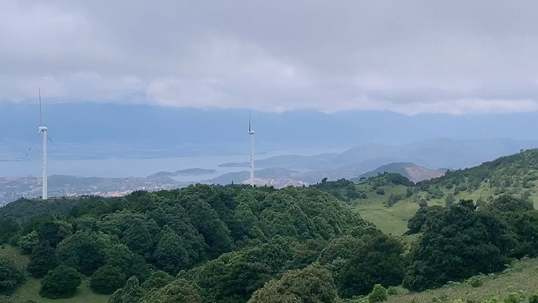 大理风车山,是风吹过的夏天