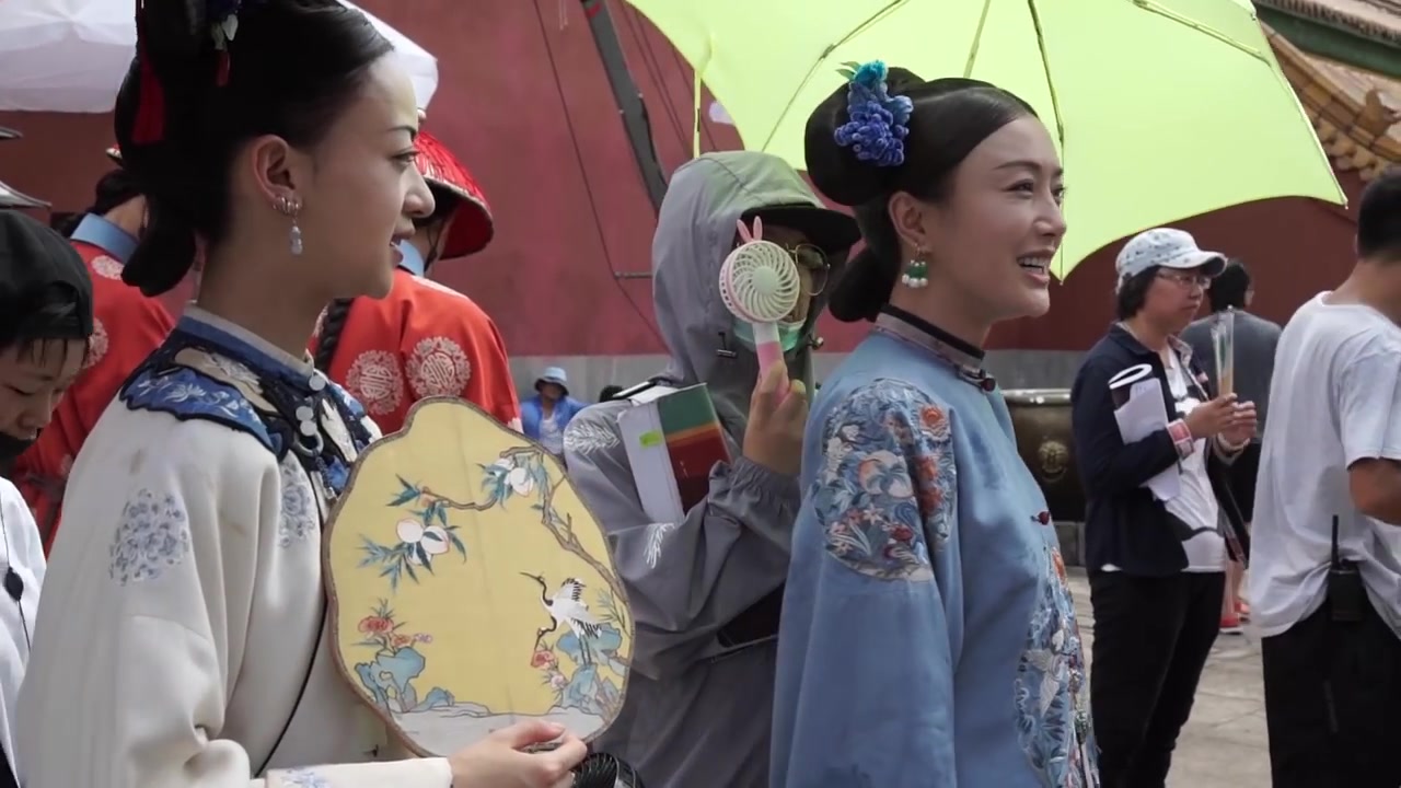 《延禧攻略》花絮:富察皇后镜头后超反差!