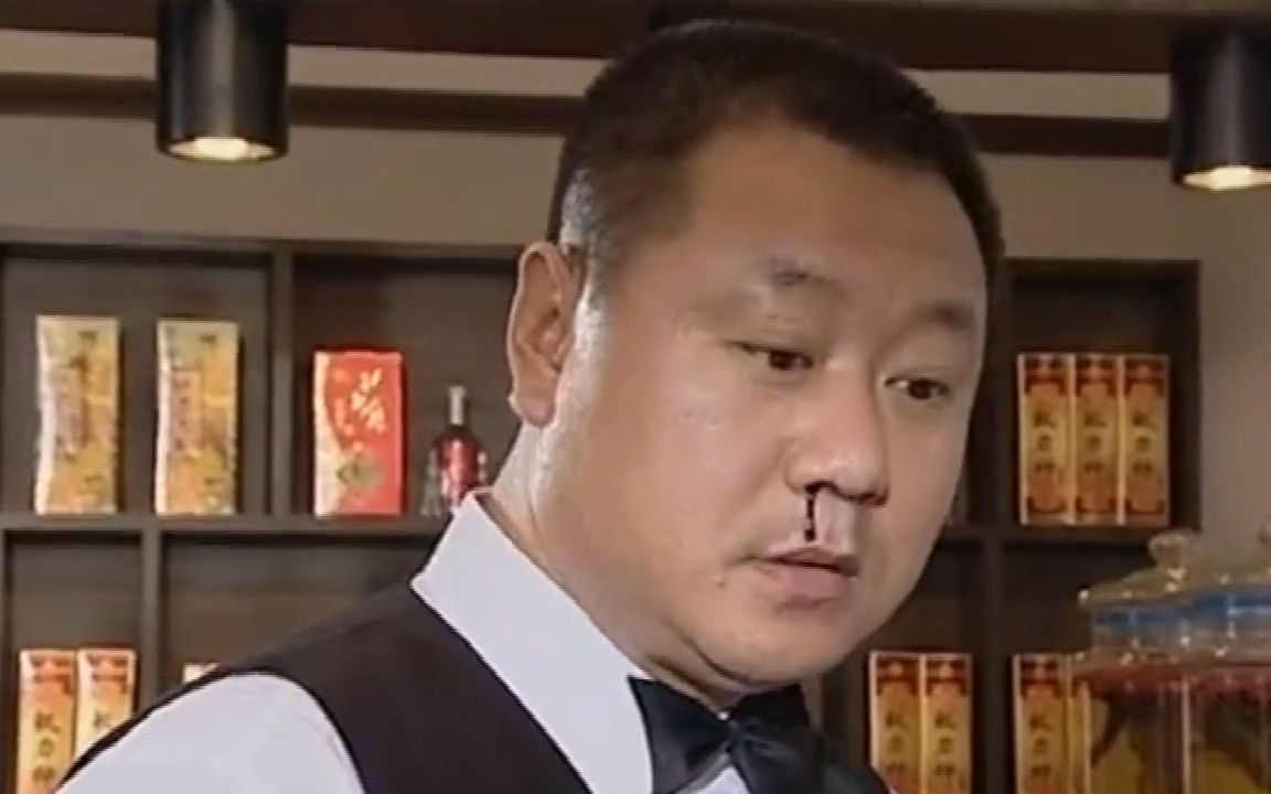 彪记靓汤没客人服务员天天喝汤彪哥喝的流鼻血了