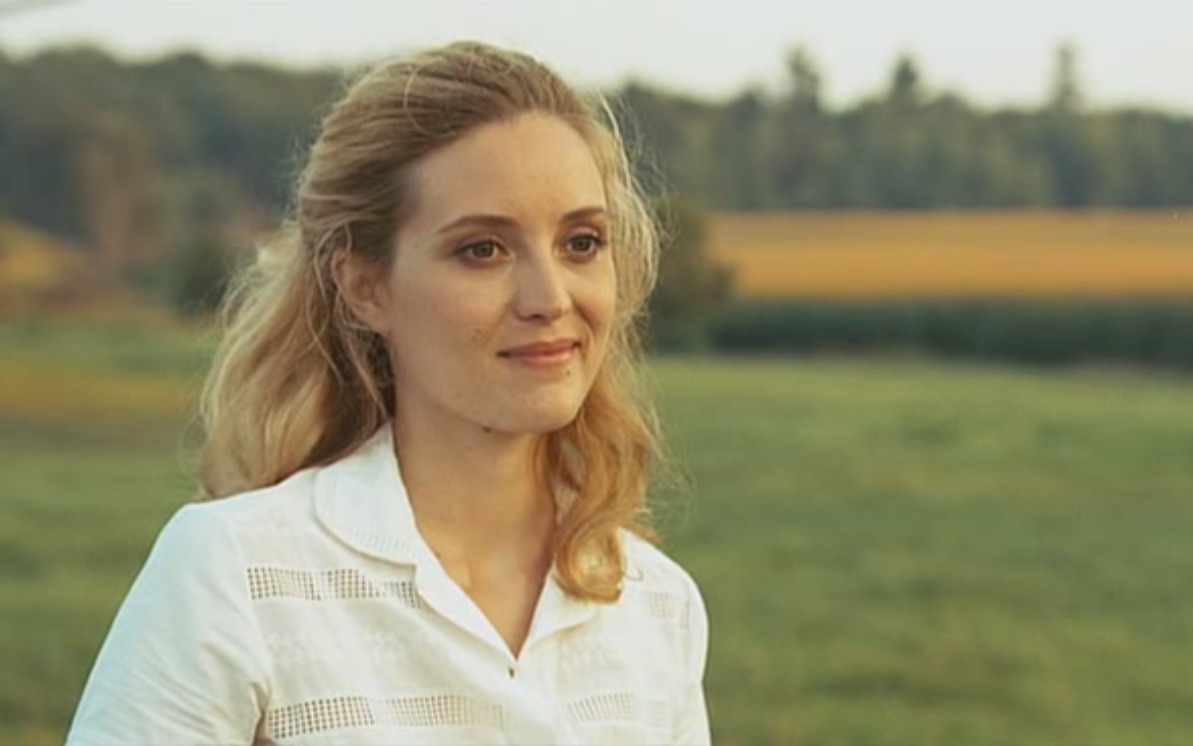 [图]战栗的山丘.剪辑.Evelyne Brochu in Frisson des Collines.2011