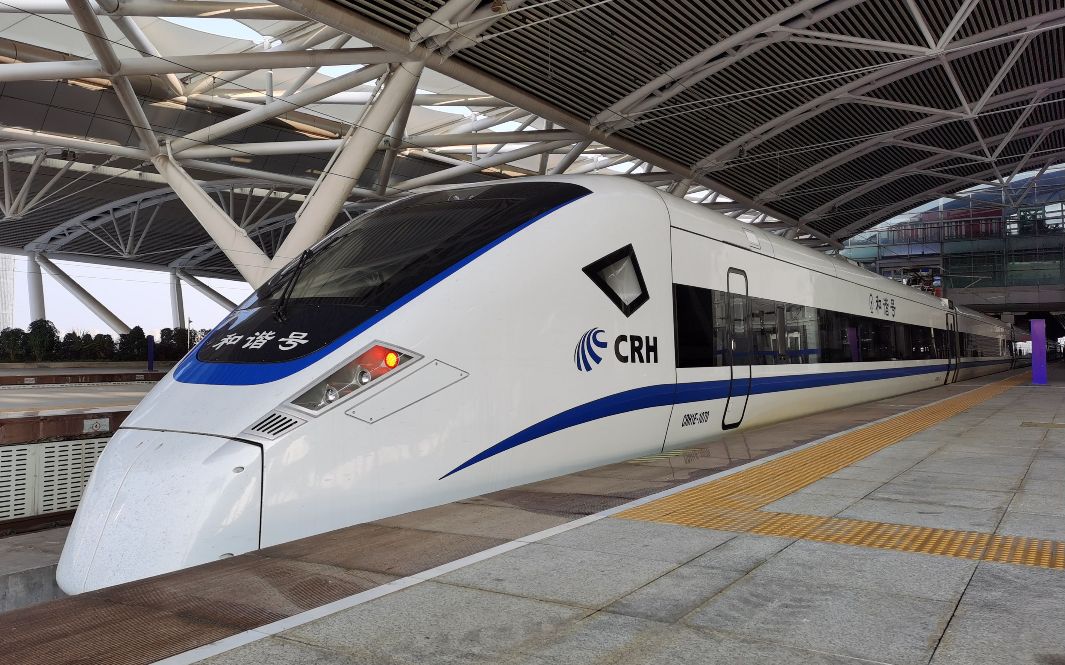 动局crh1e-1074担当d7131出广州南站