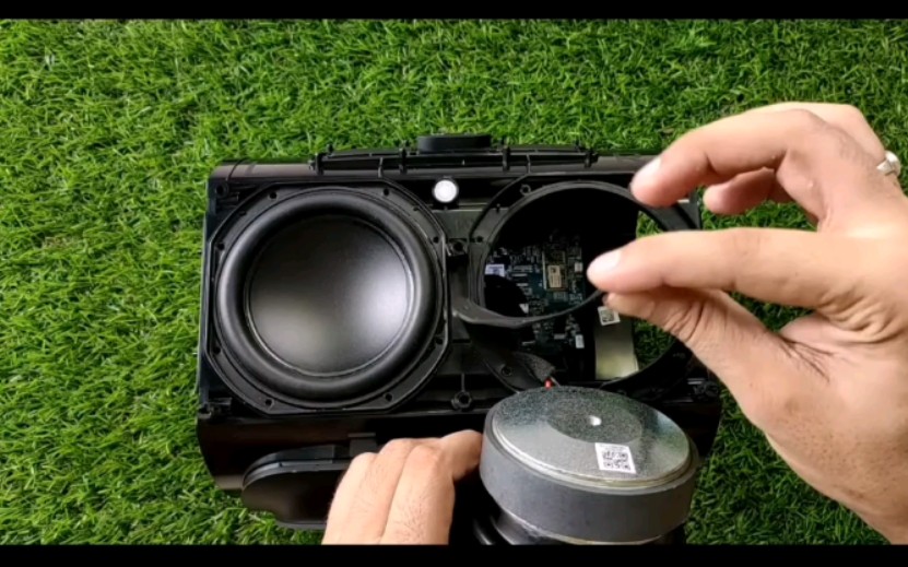 jbl boombox 拆解