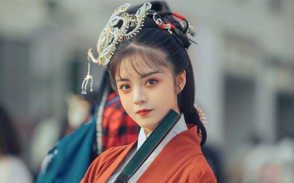 温凉妆造分享# 红衣女侠发型教程模特:@四月晨晨呀 服装:@司南阁汉服