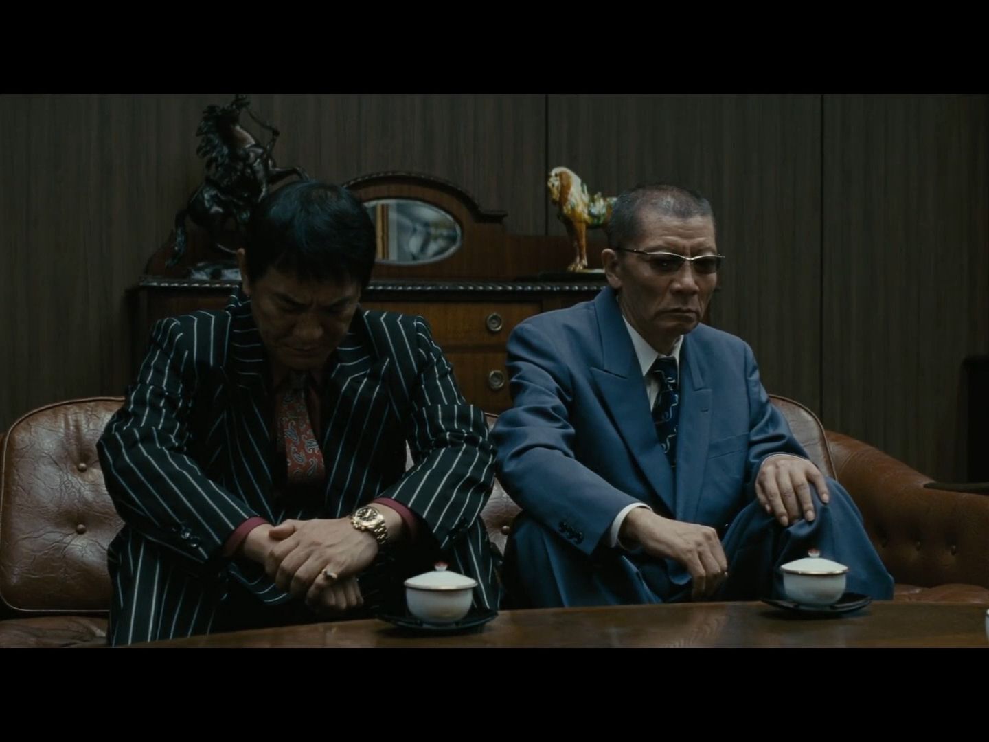 库扎类电影极恶非道》第58段:张会长暗示将用大友去除掉华花菱会会长