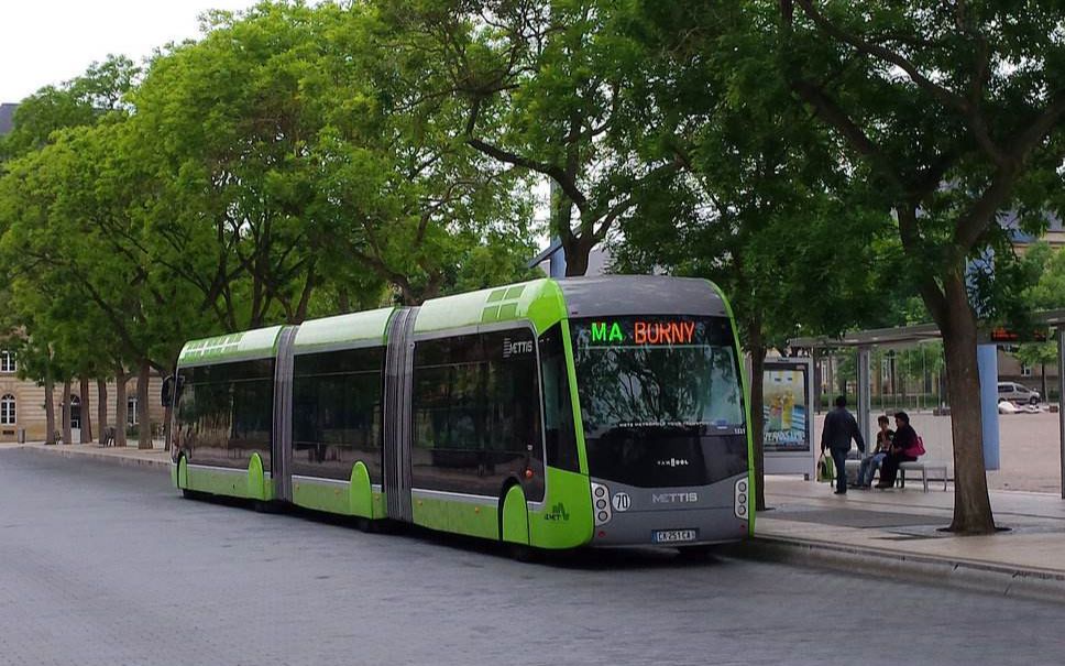 范胡尔vanhool极致奢华的三节棍铰接公交车驾驶