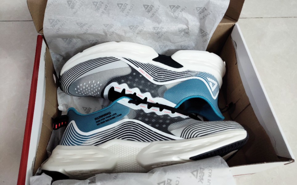 8女神节领优惠卷319到手的匹克氢弹跑鞋,好轻阿!