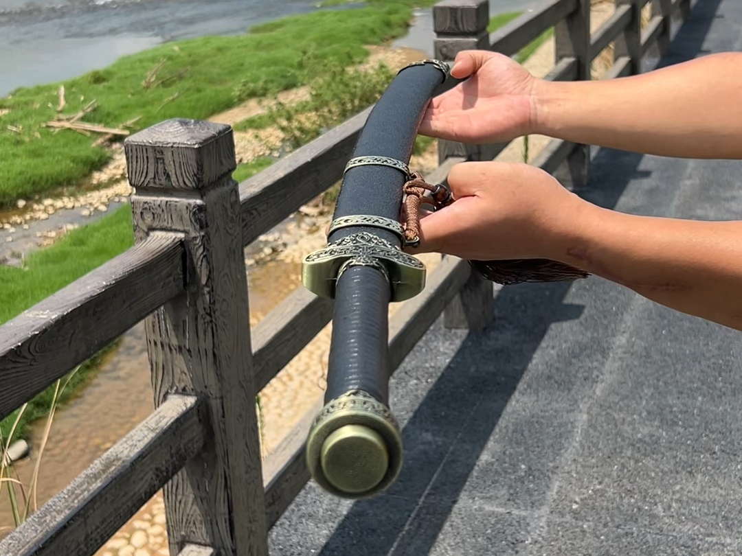 【盗墓笔记】小哥张起灵同款"黑金古刀"实物来啦!