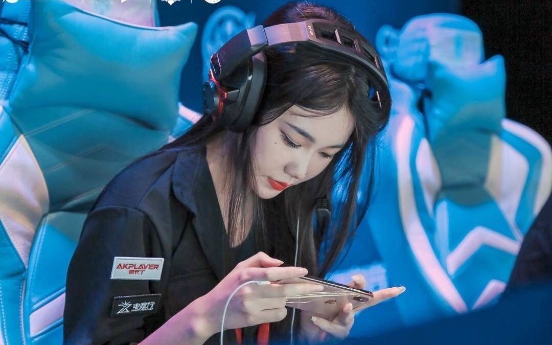 活动  甜甜珂首秀既是终战,她上场全员发挥失常,男女搭配不适用于电竞