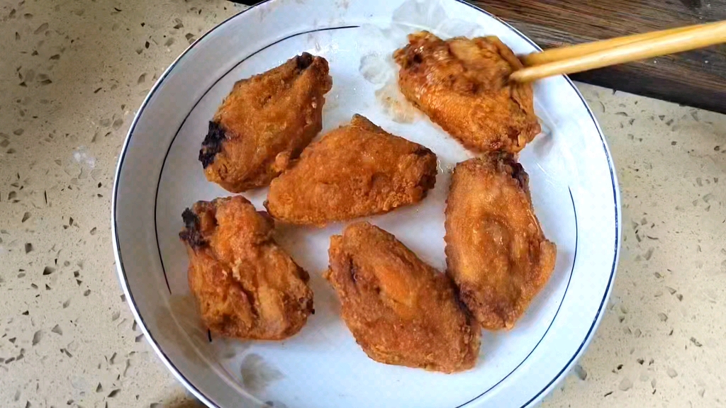 家庭版炸鸡翅的做法