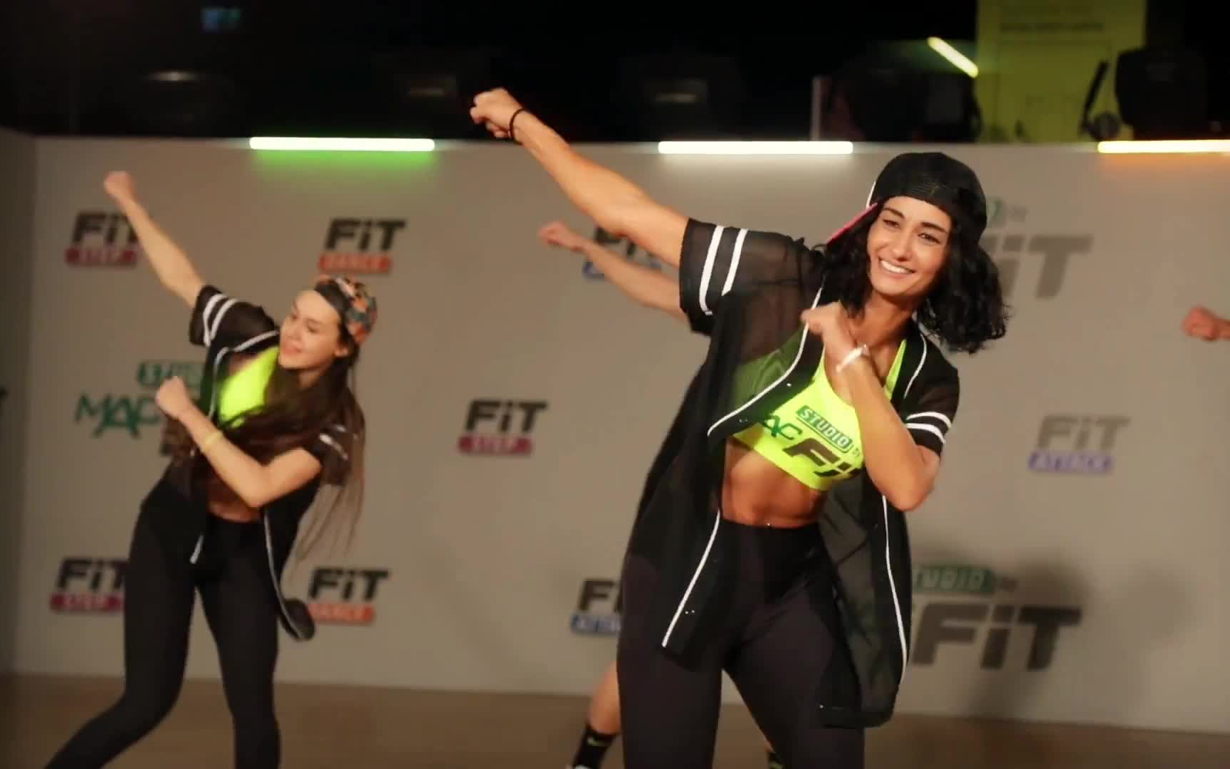 [图]【mine yilmazbilek】Fit Dance_五首歌连跳