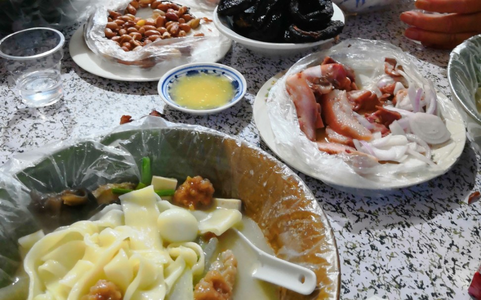 水冶大锅肉,q弹软嫩!水冶砂锅,满足你的味蕾!