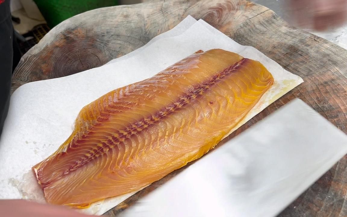 8斤极品黄肉鲤做鱼生真是吃货的最爱,320块就可以请老友吃个够