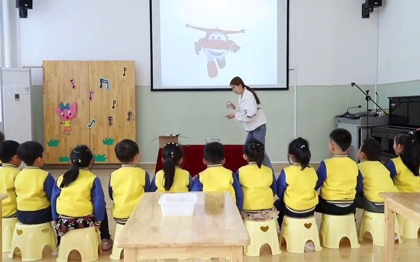 [图]幼儿园公开课优质课中班科学《寻找空气》课堂实录