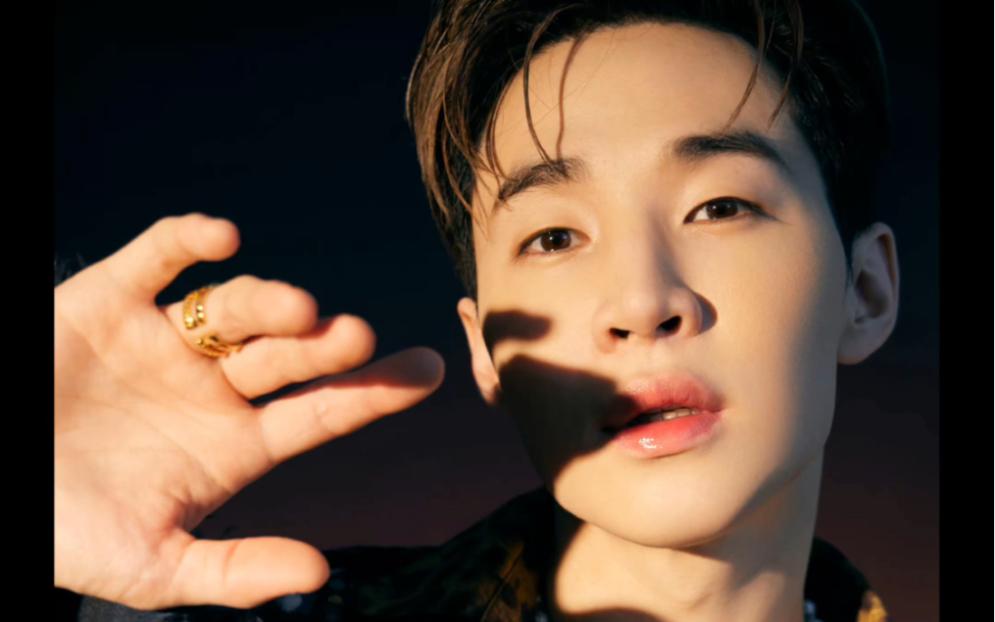 刘宪华超级出圈的照片