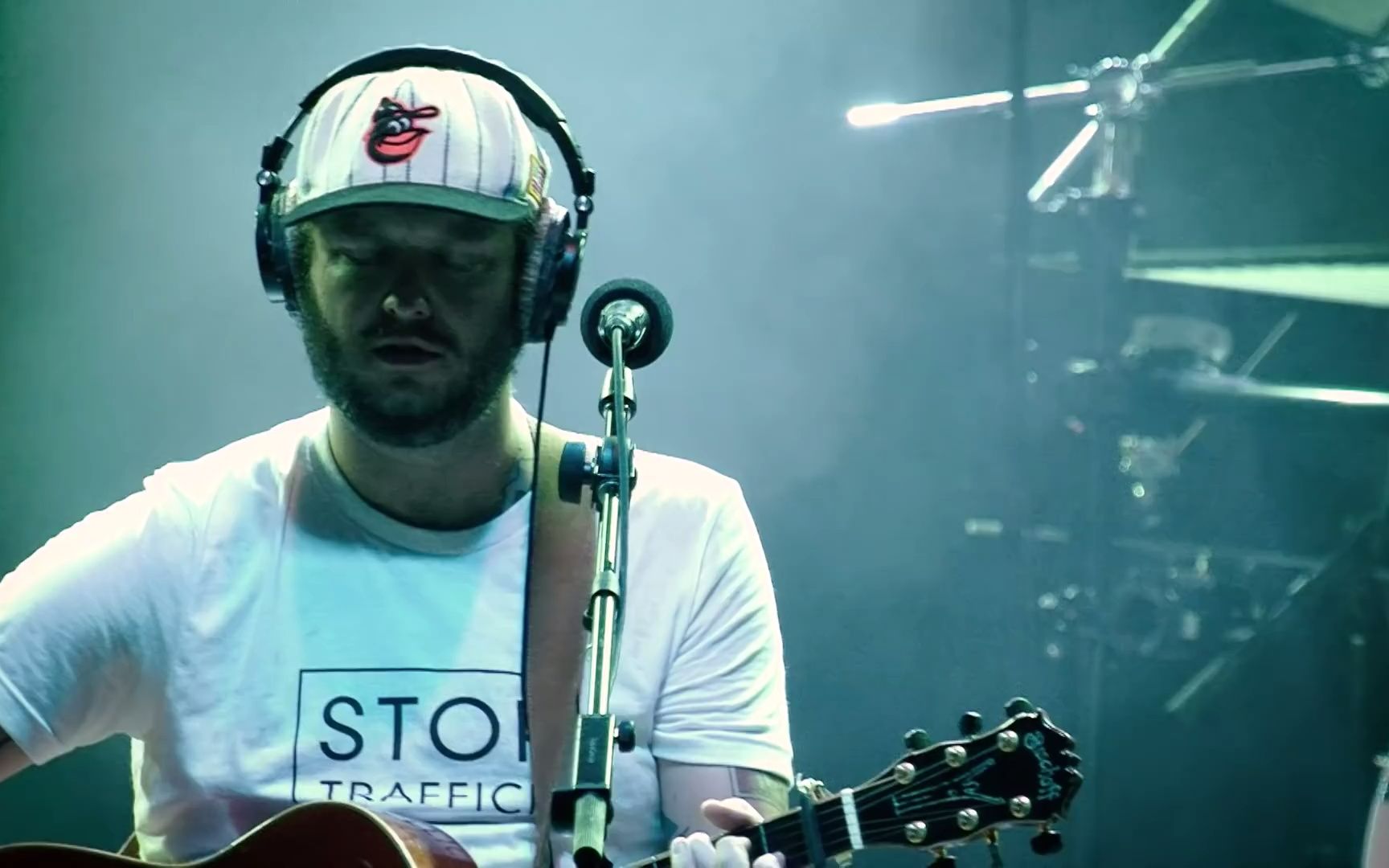 [图]Bon Iver - Holocene (Live at Rock the Garden)