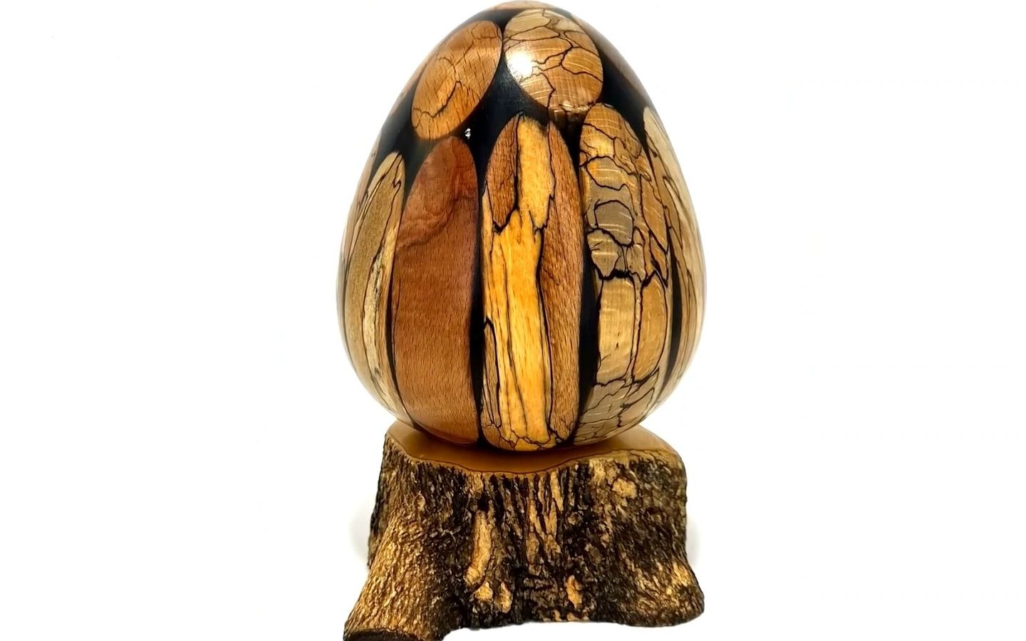 普通木头竟然被小伙加工成了精美绝伦的艺术品,真是高手在民间