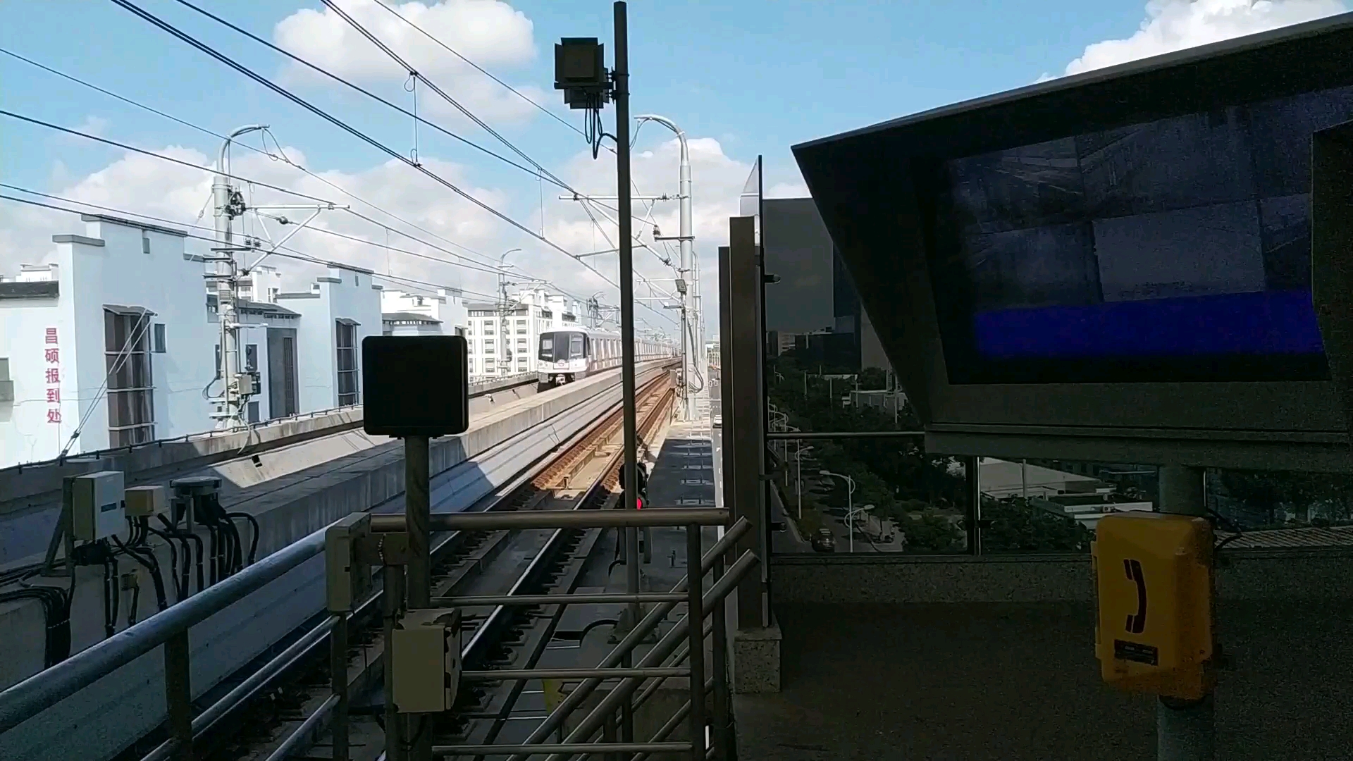 上海地铁11号线康新公路奶咖随拍