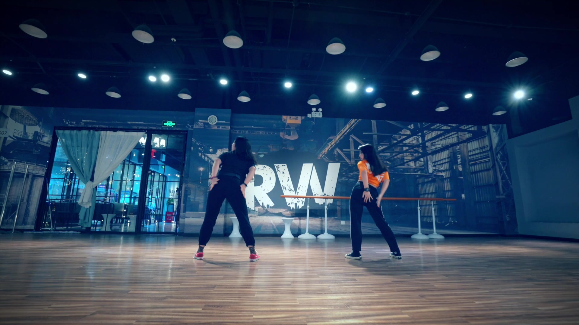 「jazz爵士舞」这里跳舞的小姐姐平均月瘦7kg 舞蹈教学 基本功