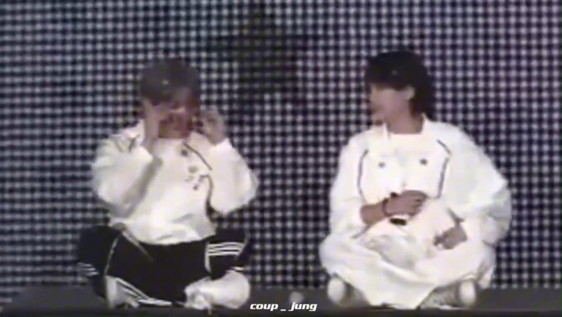 【澈汉】两个交换信物的像素小人