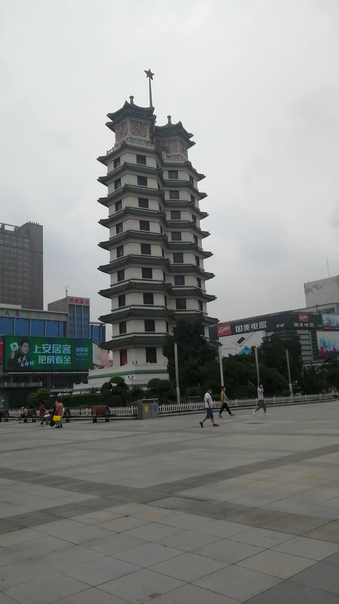 城市印象郑州二七纪念塔整点报时郑州