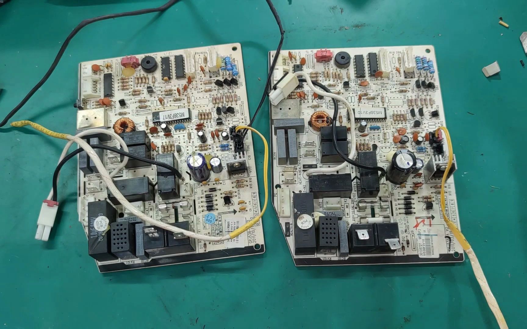 空调内机通电没反应,这种电路板有个通病,把这个二极管一换就好