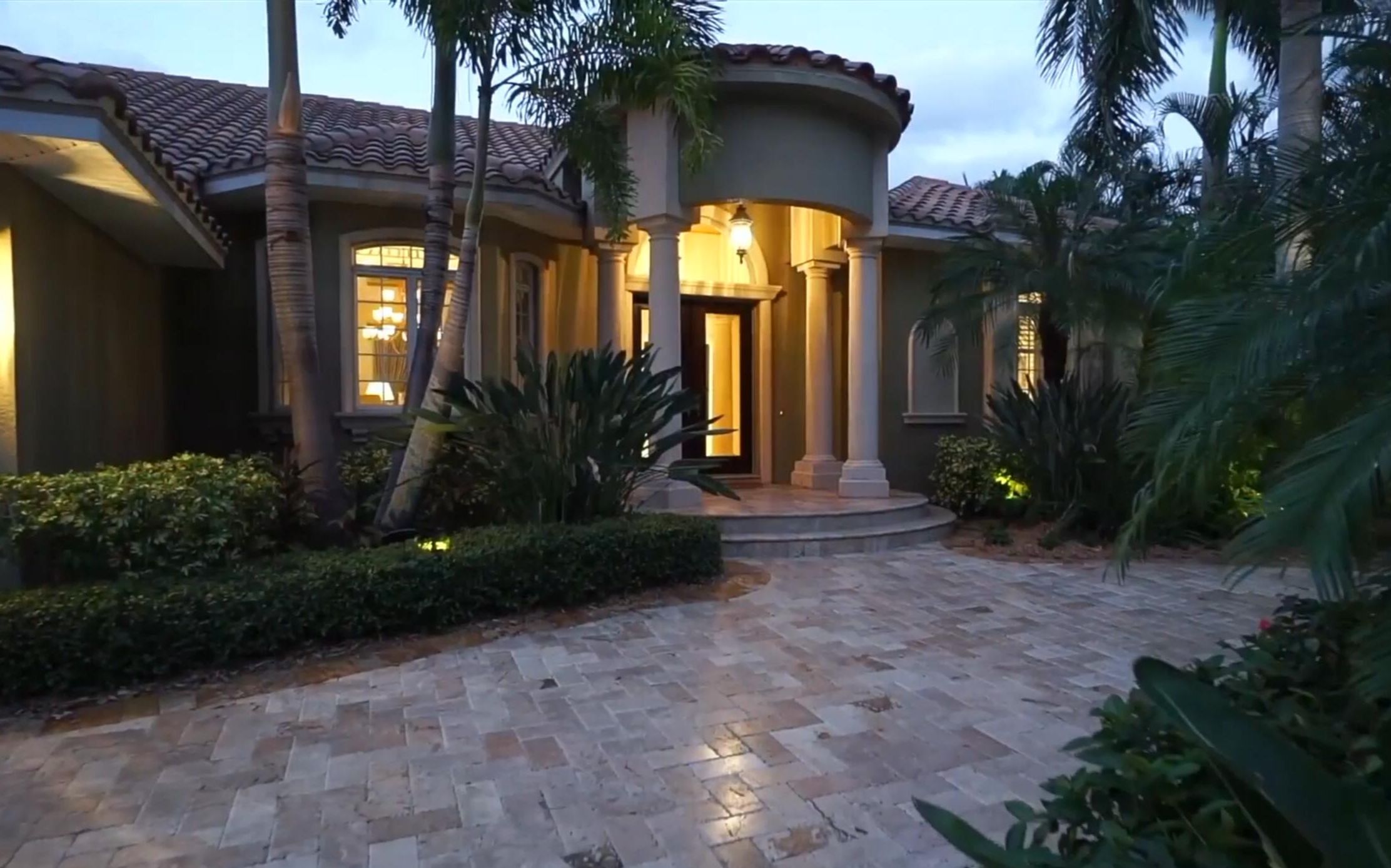 壕宅系列107---佛罗里达壕宅3:后花园永远吹不到风淋不到雨是怎样美妙