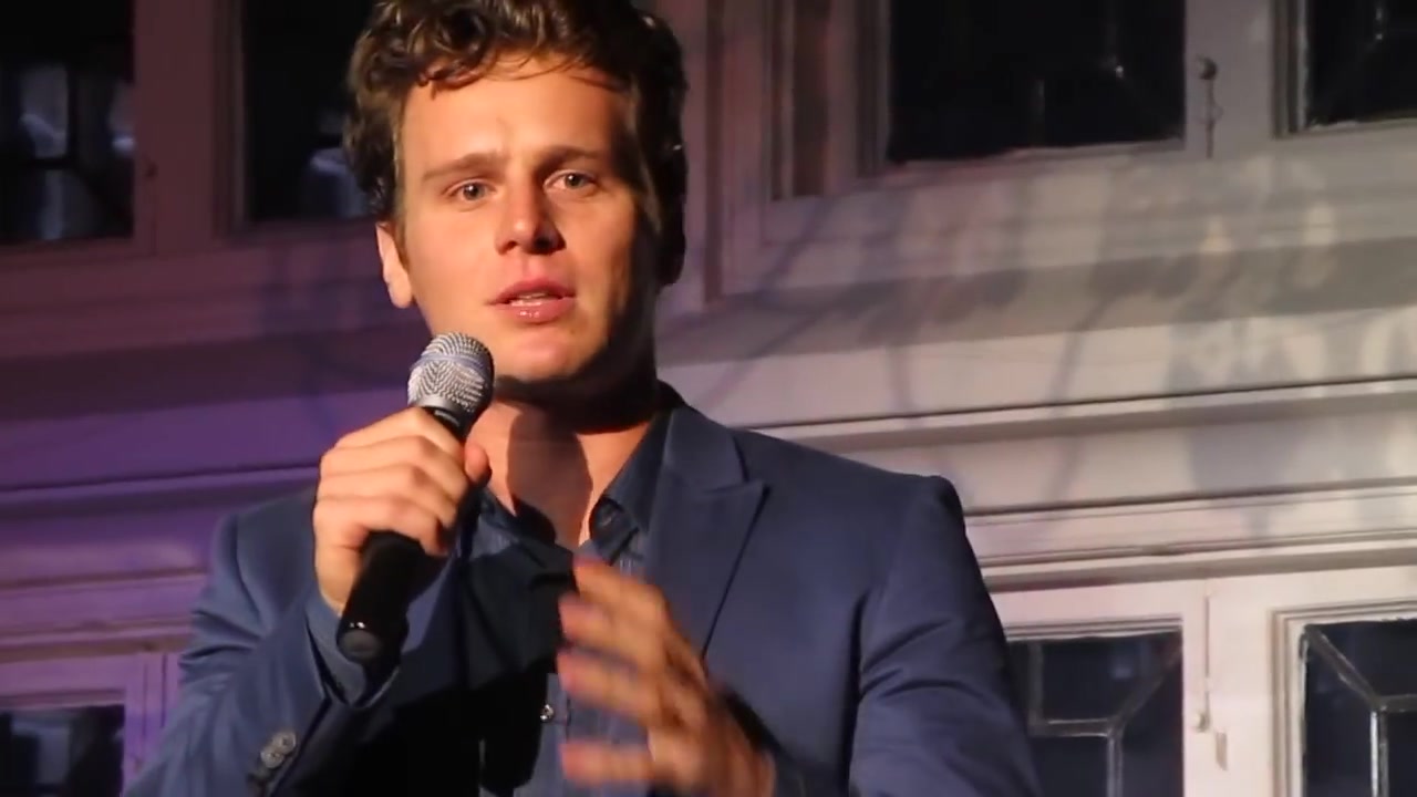 [图]小乔Jonathan Groff 翻唱 "Moving Too Fast"