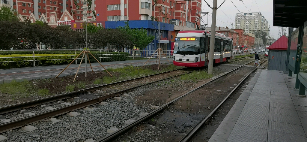 长春55有轨电车宽平大桥站出站随拍
