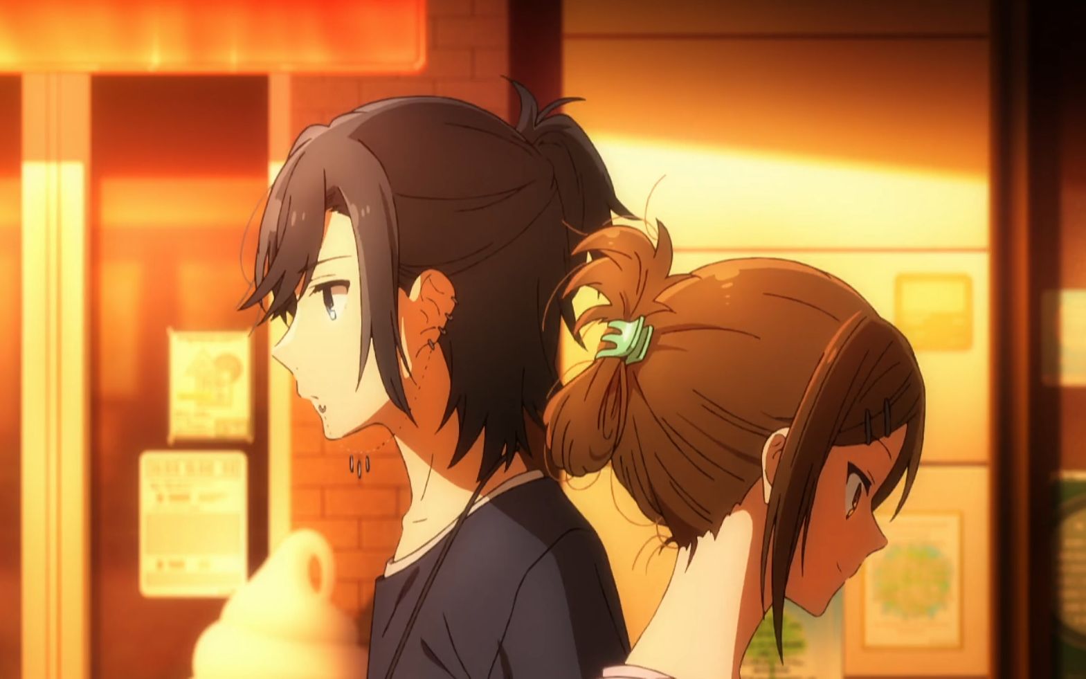 崛与宫村老夫老妻却要假装同学一起来感受高甜恋爱番