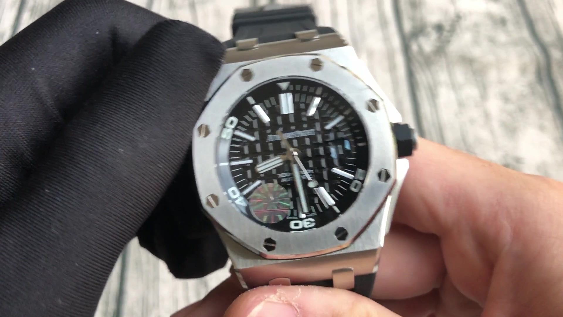 气质不凡,爱彼皇家橡树离岸型15703腕表