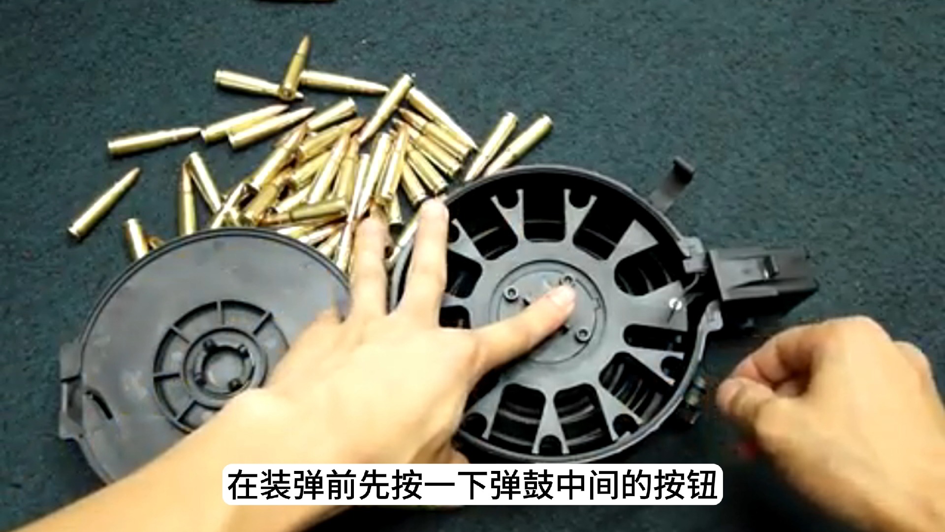 ak弹鼓如何装弹