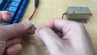 带有扫码支付控制的物联网多路开关，不需要编程，可以DIY自制无人售货柜，共享快递柜，扫码用电，共享扫码应用，有提供免费的二次开发接口可以扩展#扫码开锁#储物柜#