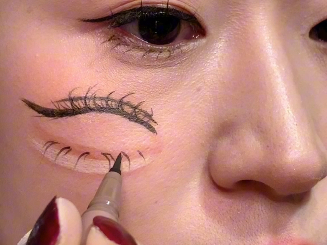 当美术生画下睫毛