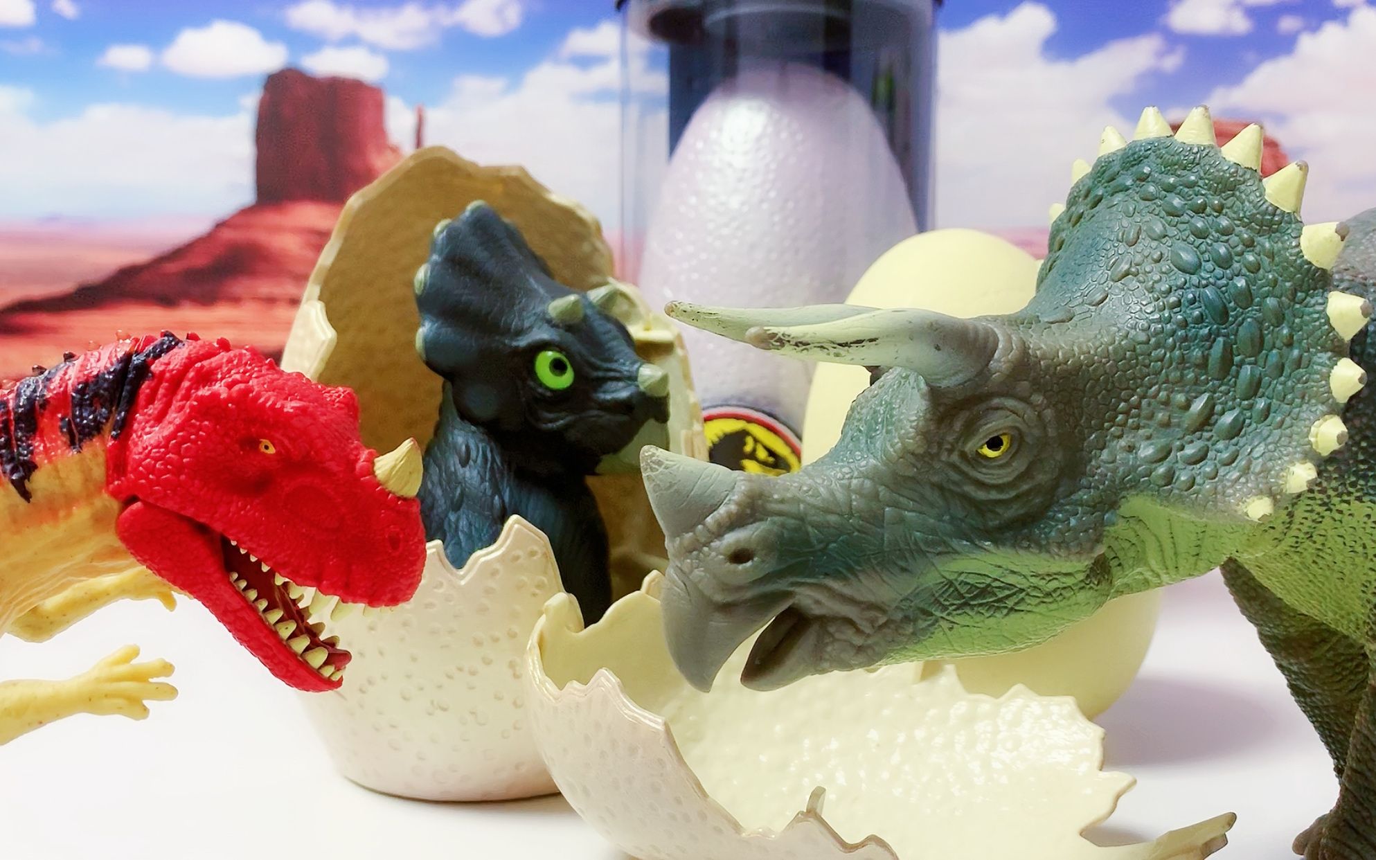 人工孵化一只侏罗纪三角龙蛋侏罗纪世界公园恐龙蛋霸王龙暴虐龙