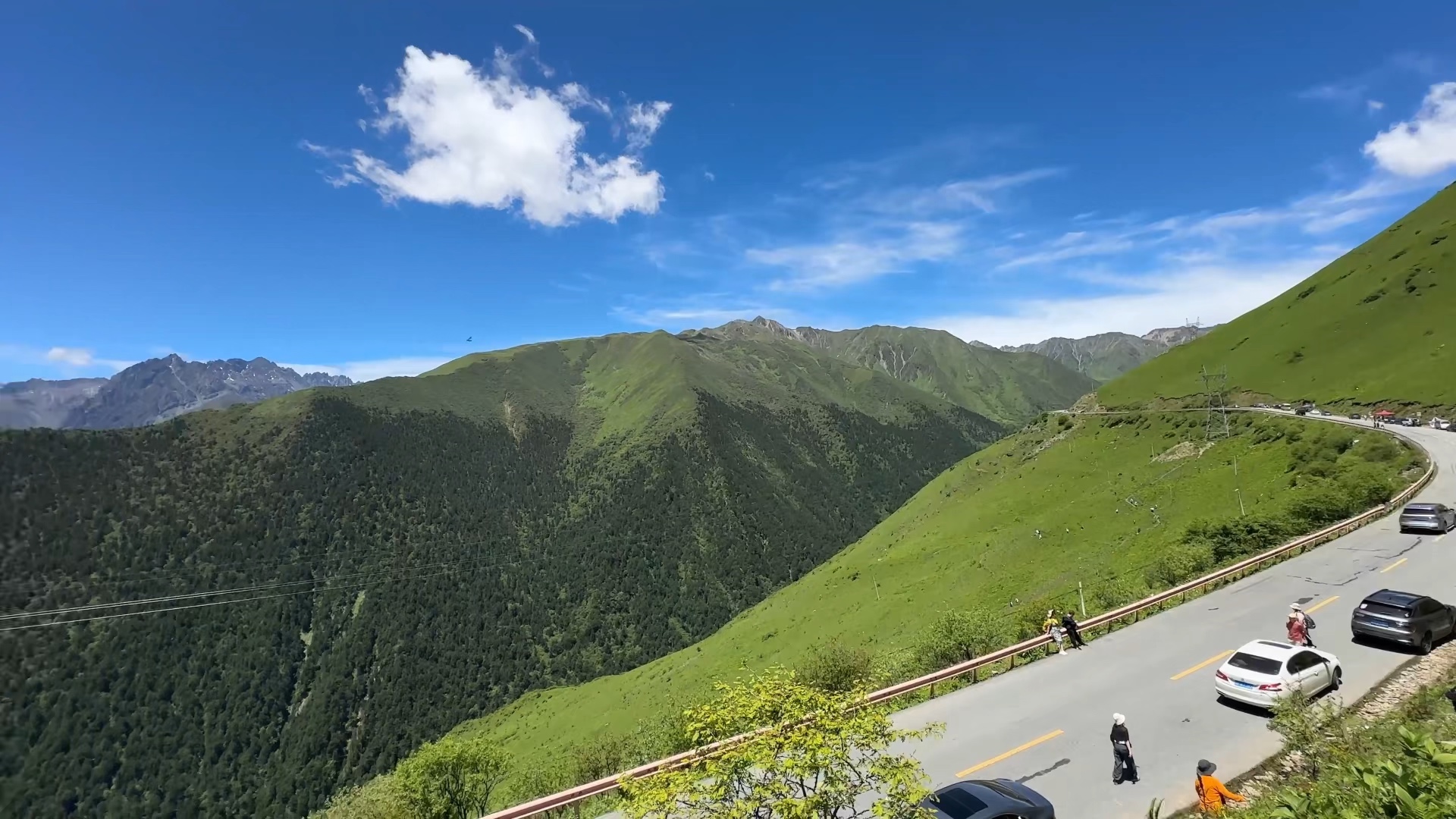 在这里享受花花世界与18度的夏天—巴郎山